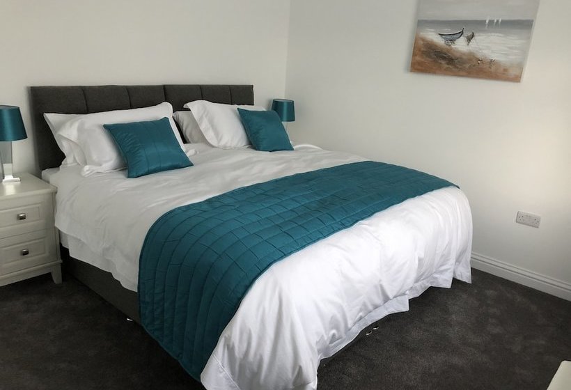 Barn Cottages Iscoyd