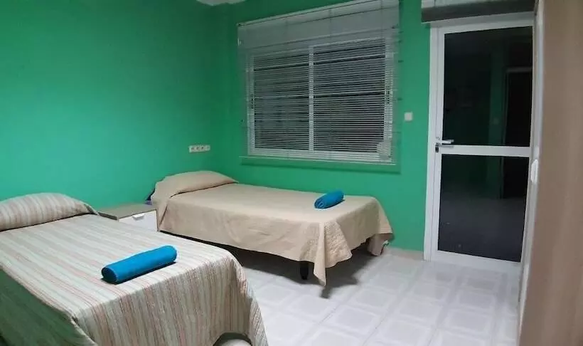Hostal Marqués Del Campo   Hostel