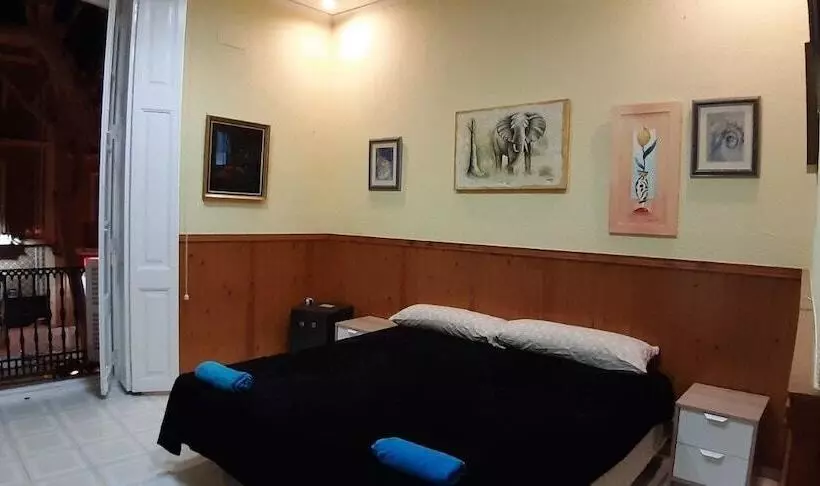 Hostal Marqués Del Campo   Hostel