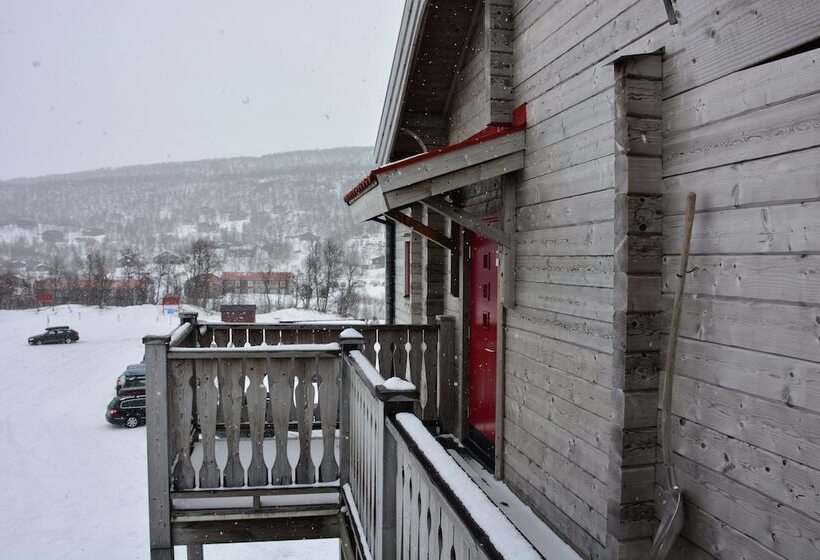 בית מלון כפרי Iskuben I Hamra