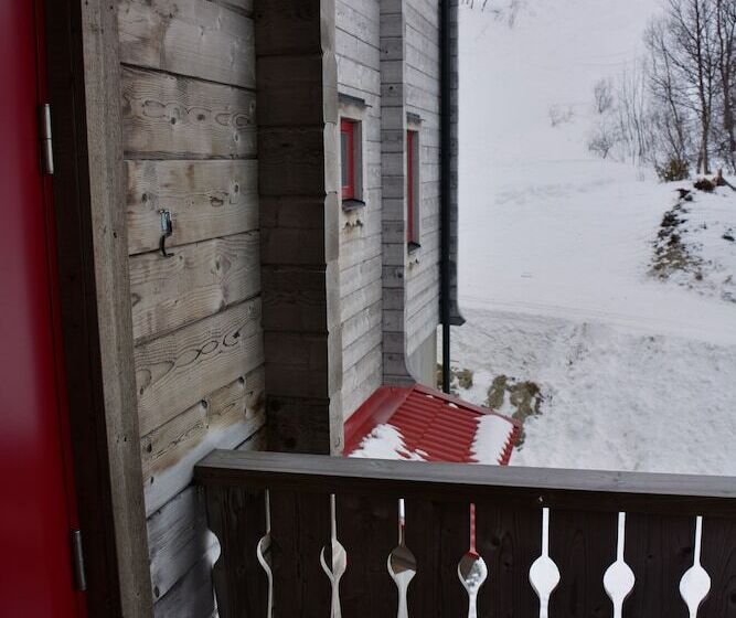 בית מלון כפרי Iskuben I Hamra