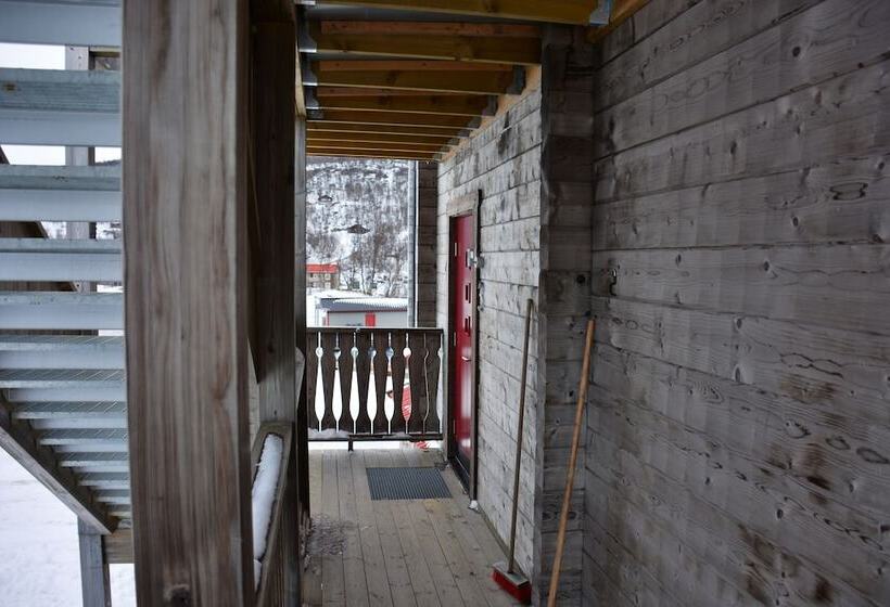 בית מלון כפרי Iskuben I Hamra