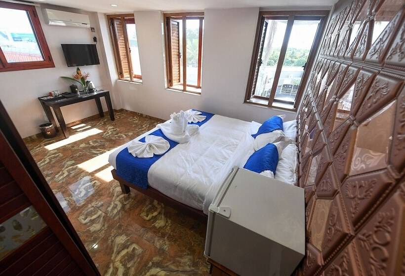 בית מלון כפרי The President