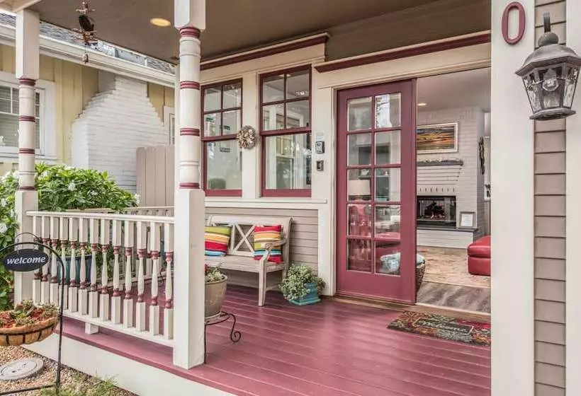 3703 La Gloria Cottagebythesea