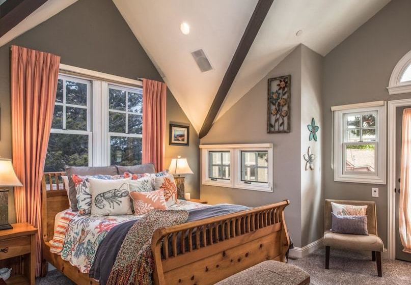 3703 La Gloria Cottagebythesea