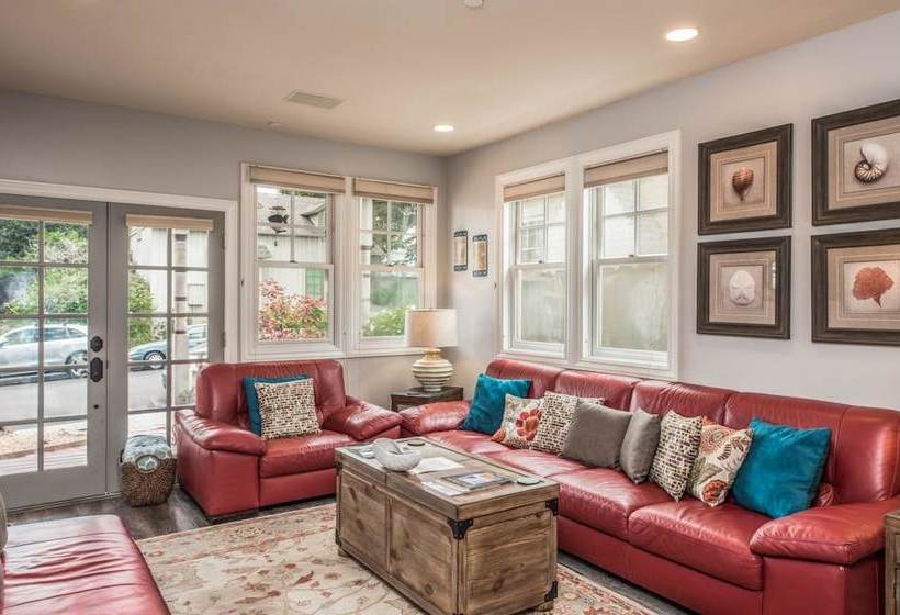 3703 La Gloria Cottagebythesea