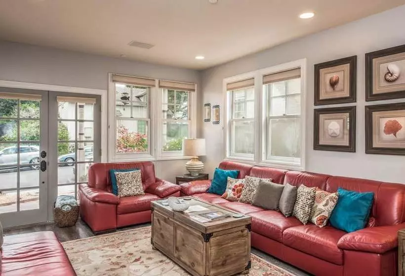 3703 La Gloria Cottagebythesea