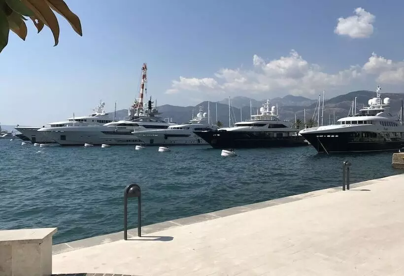 پانسیون Apartmani Bozinovic