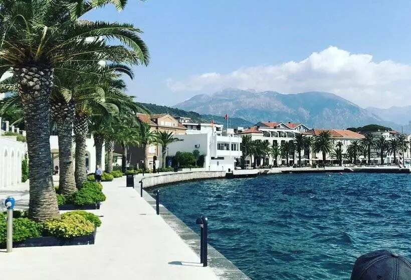 پانسیون Apartmani Bozinovic