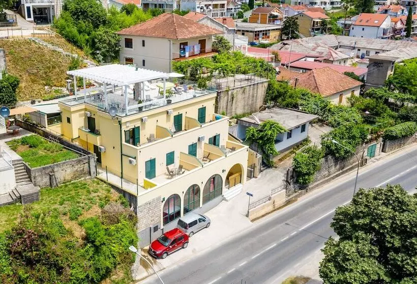 پانسیون Apartmani Bozinovic