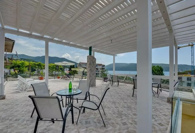 پانسیون Apartmani Bozinovic