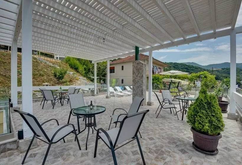 پانسیون Apartmani Bozinovic