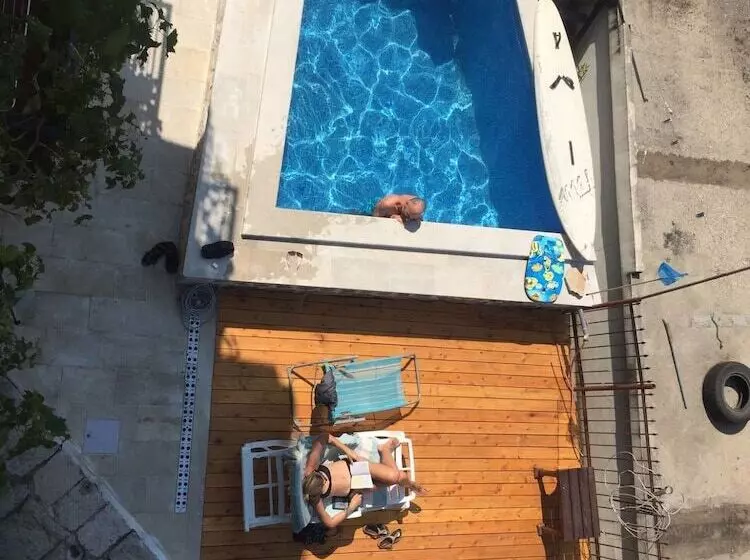 پانسیون Neni Apartments