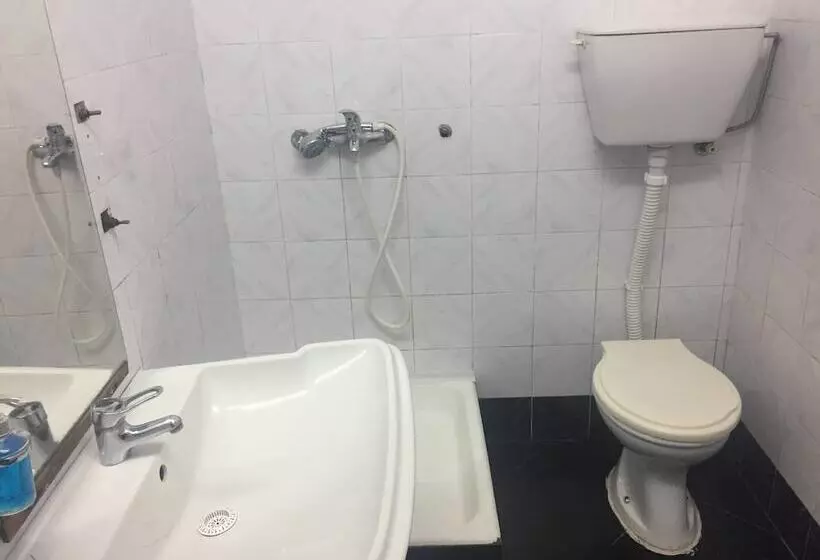 پانسیون Neni Apartments