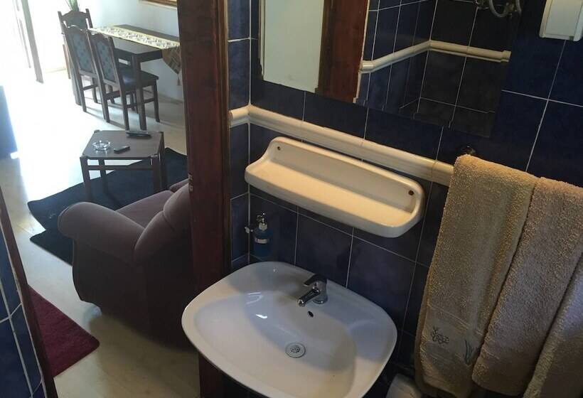 پانسیون Neni Apartments