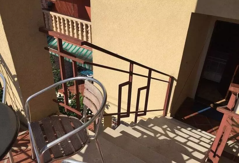 پانسیون Neni Apartments