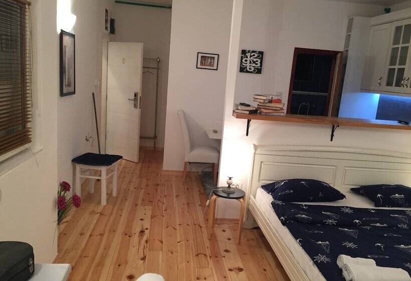 پانسیون Neni Apartments