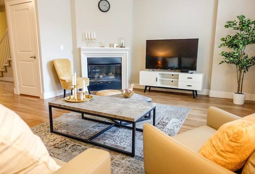 Resort Style Apartments Near Ucla