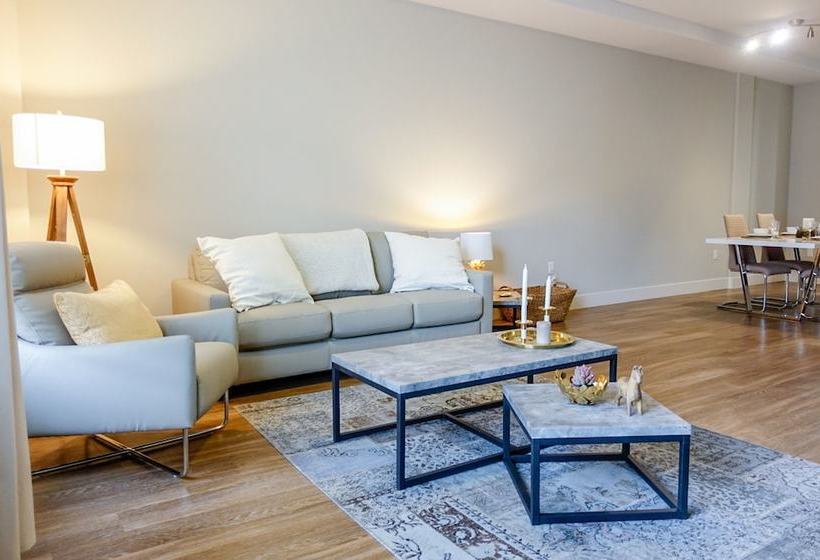 Resort Style Apartments Near Ucla