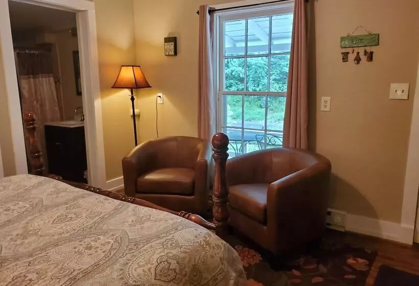 The Cabins At Healing Springs