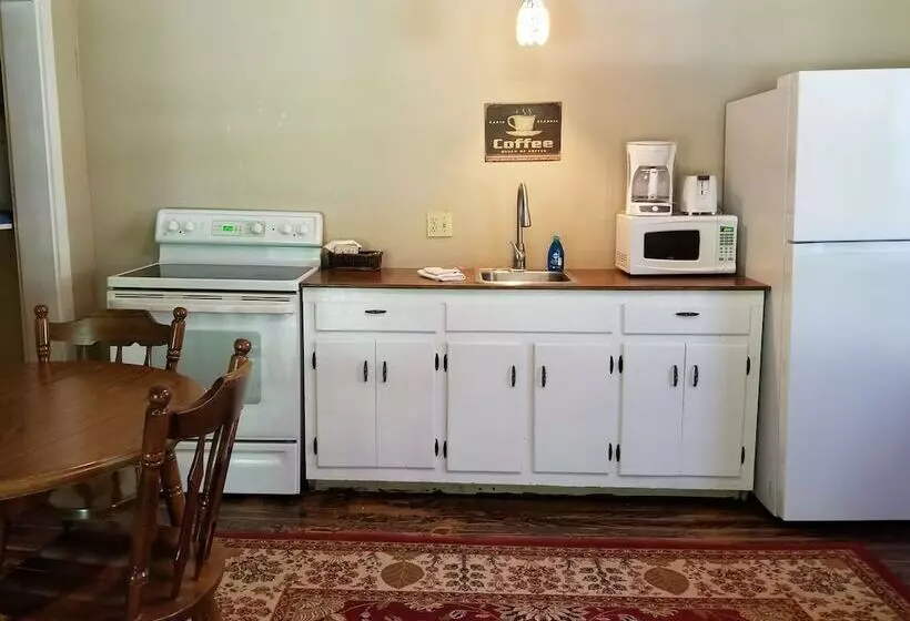 The Cabins At Healing Springs