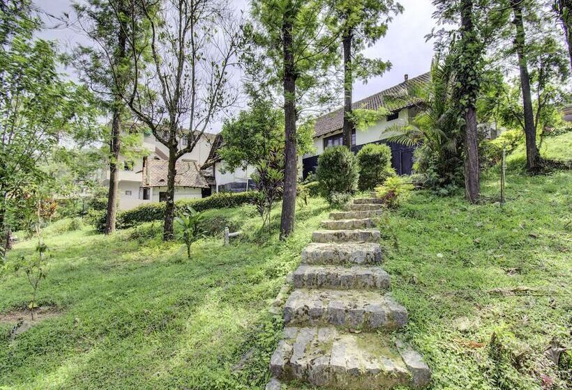 Vintage Studio Home By Oyo Rooms