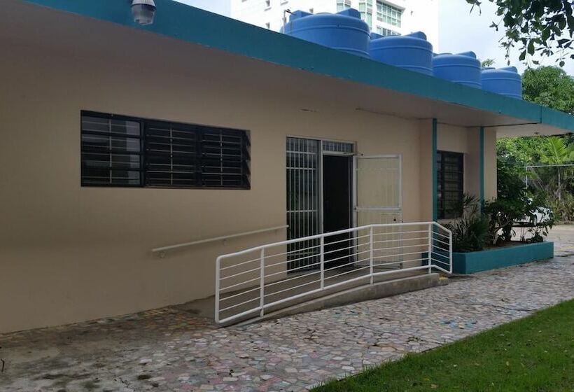 هتل Borinquen Beach Inn