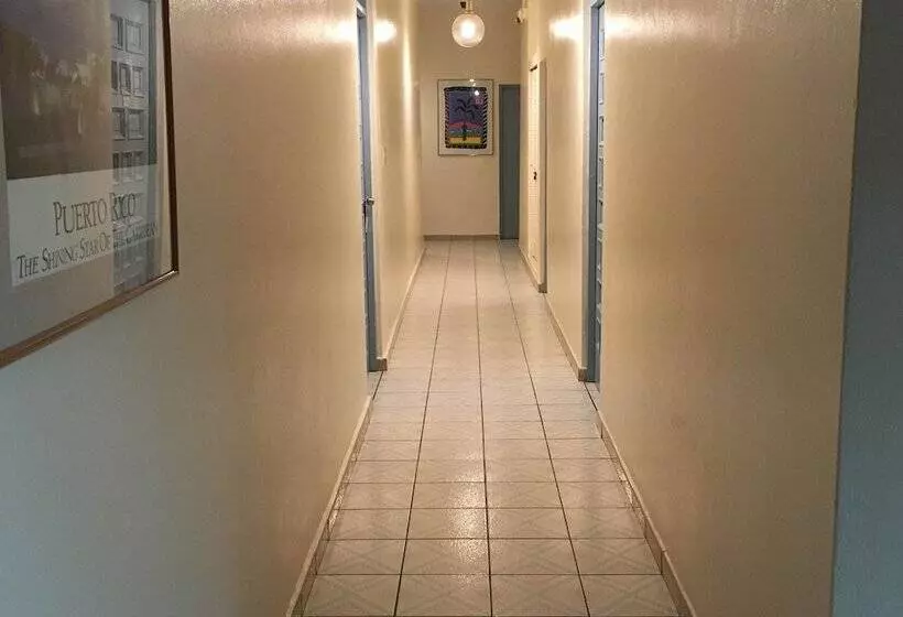 Hotelli Borinquen Beach Inn