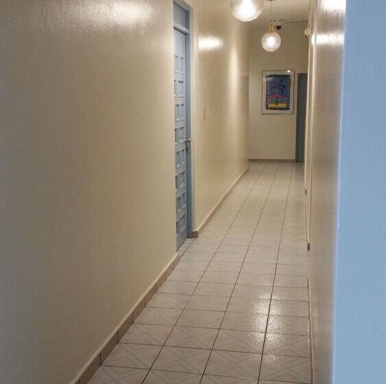 هتل Borinquen Beach Inn