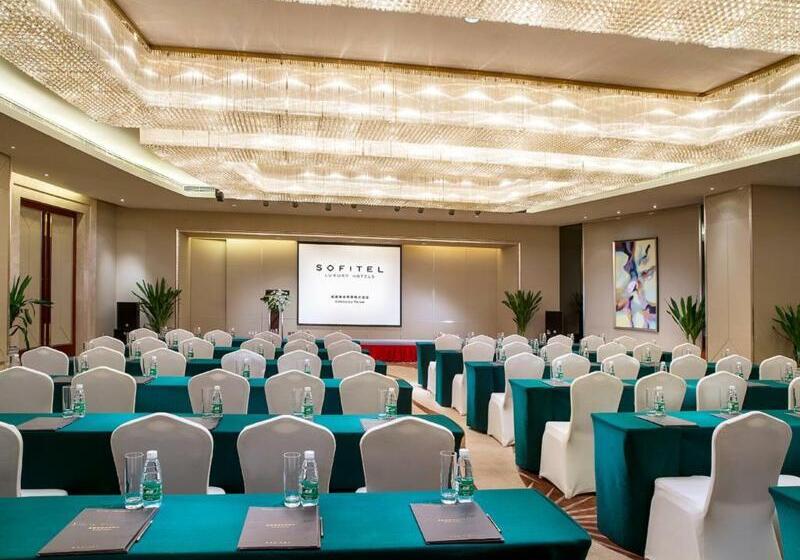 Otel Chengdu Taihe International