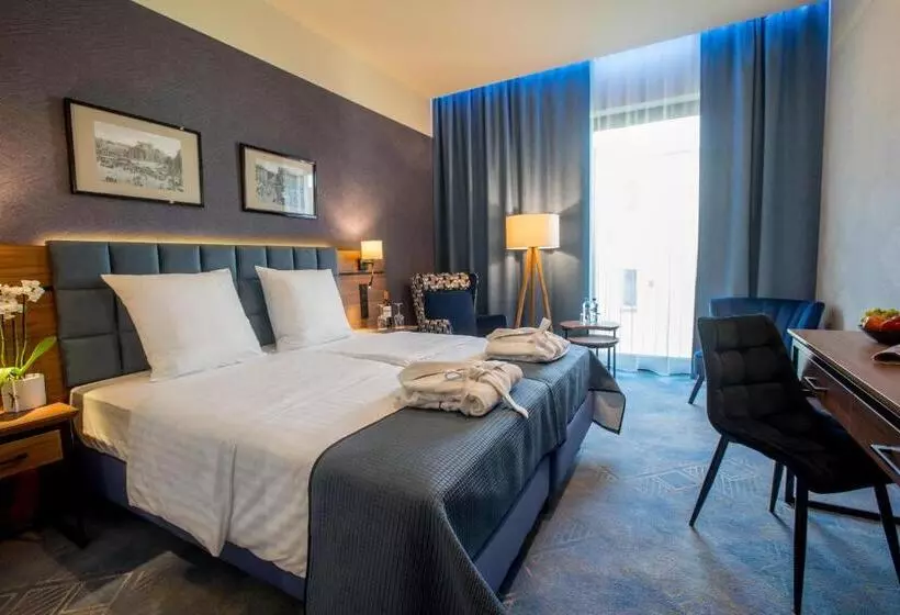 בית מלון כפרי Diament Plaza Katowice