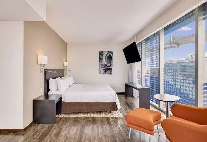 ホテル Fiesta Inn Insurgentes Viaducto