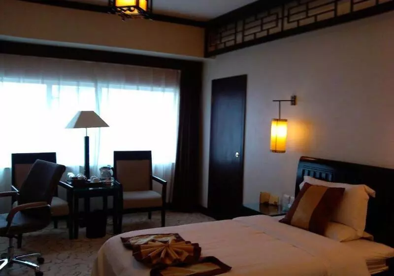 בית מלון כפרי New Era