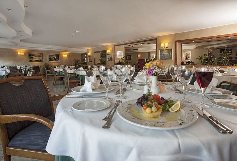 هتل Buyukhanli Park