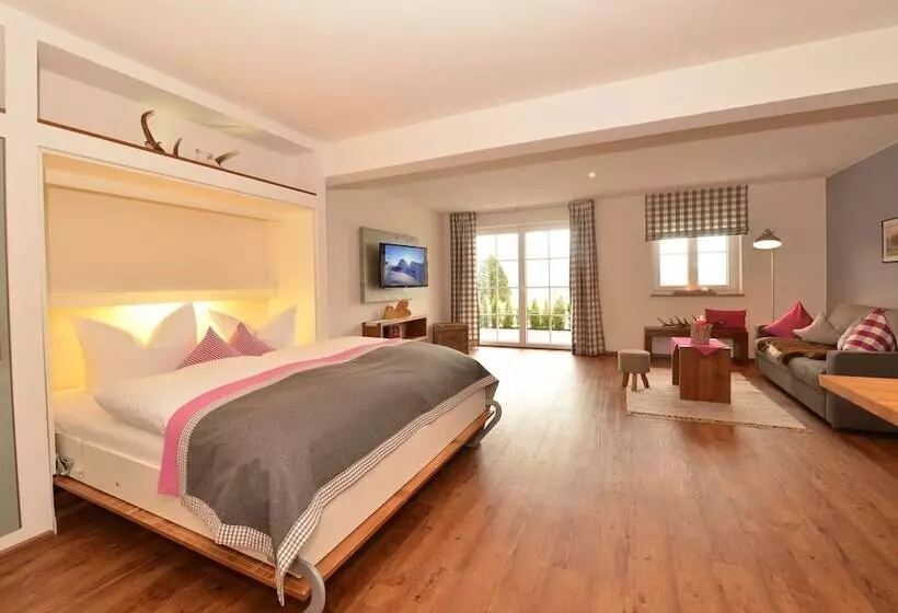 Hotelli Alpenhaus Steiner