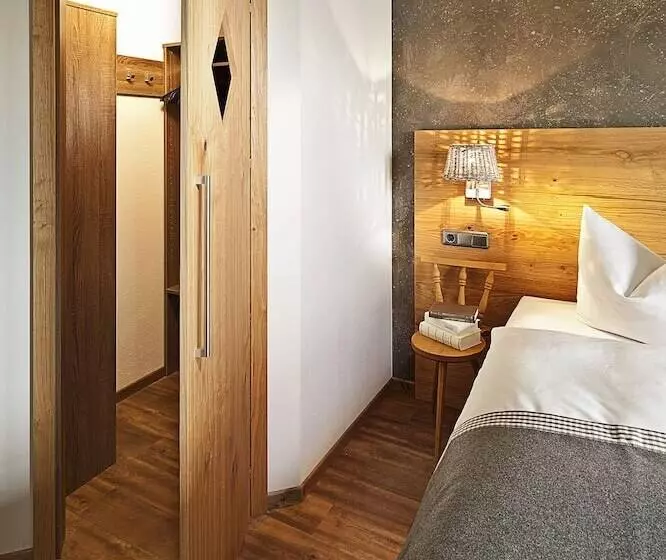 Hotelli Alpenhaus Steiner