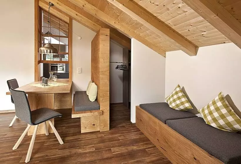 Hotelli Alpenhaus Steiner