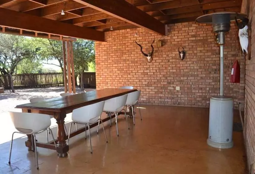 ホテル Makhato 84 Bush Lodge