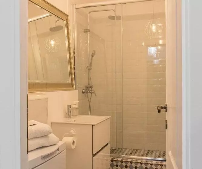 هتل Mrg Apartments