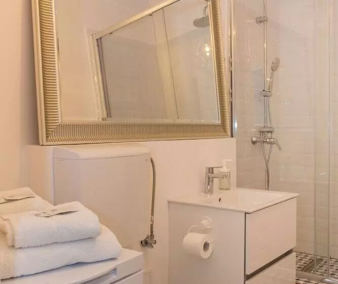 هتل Mrg Apartments