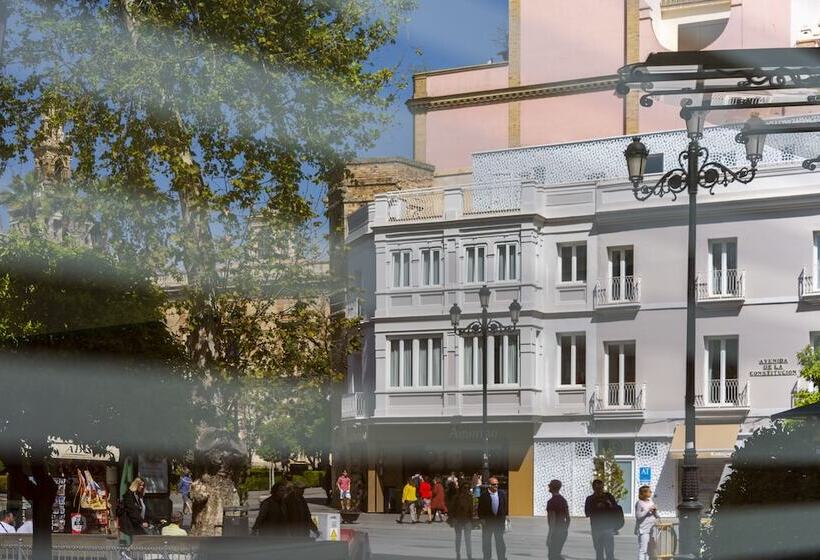 هتل Torre Homenaje Historical Suites