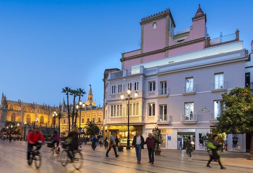 هتل Torre Homenaje Historical Suites