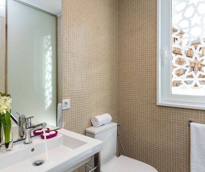 هتل Torre Homenaje Historical Suites