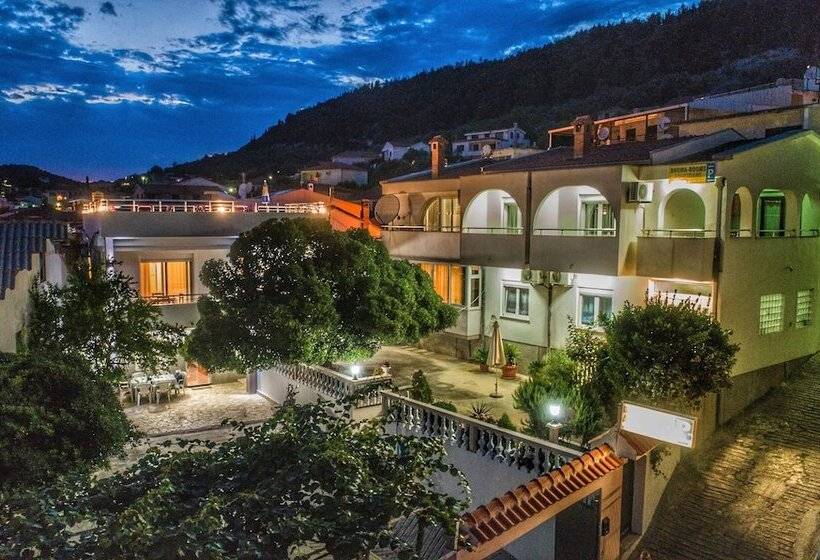 پانسیون Villa Oleander