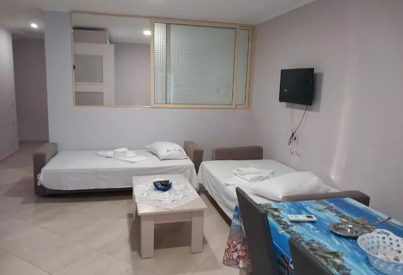 پانسیون Eleana's Apartament