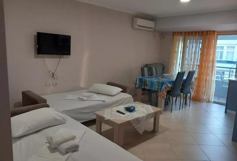 پانسیون Eleana's Apartament