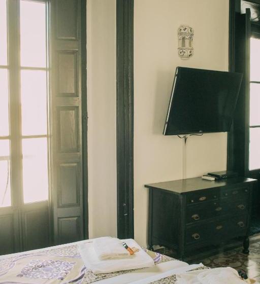 Pensió La Duquesa Guest House