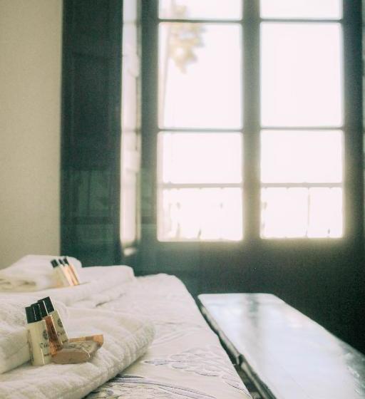 Pensió La Duquesa Guest House