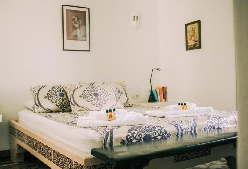 Pensió La Duquesa Guest House