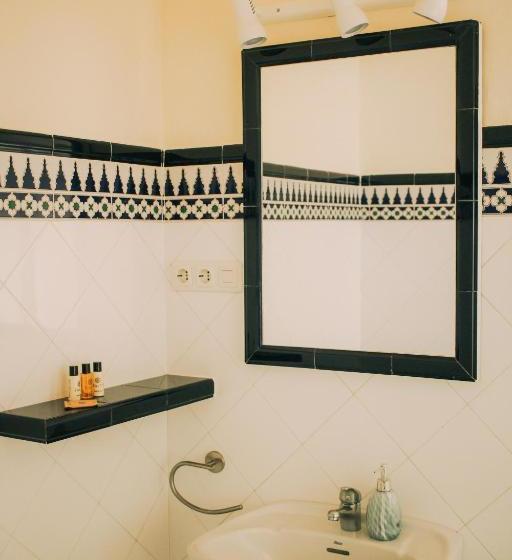 Pensió La Duquesa Guest House